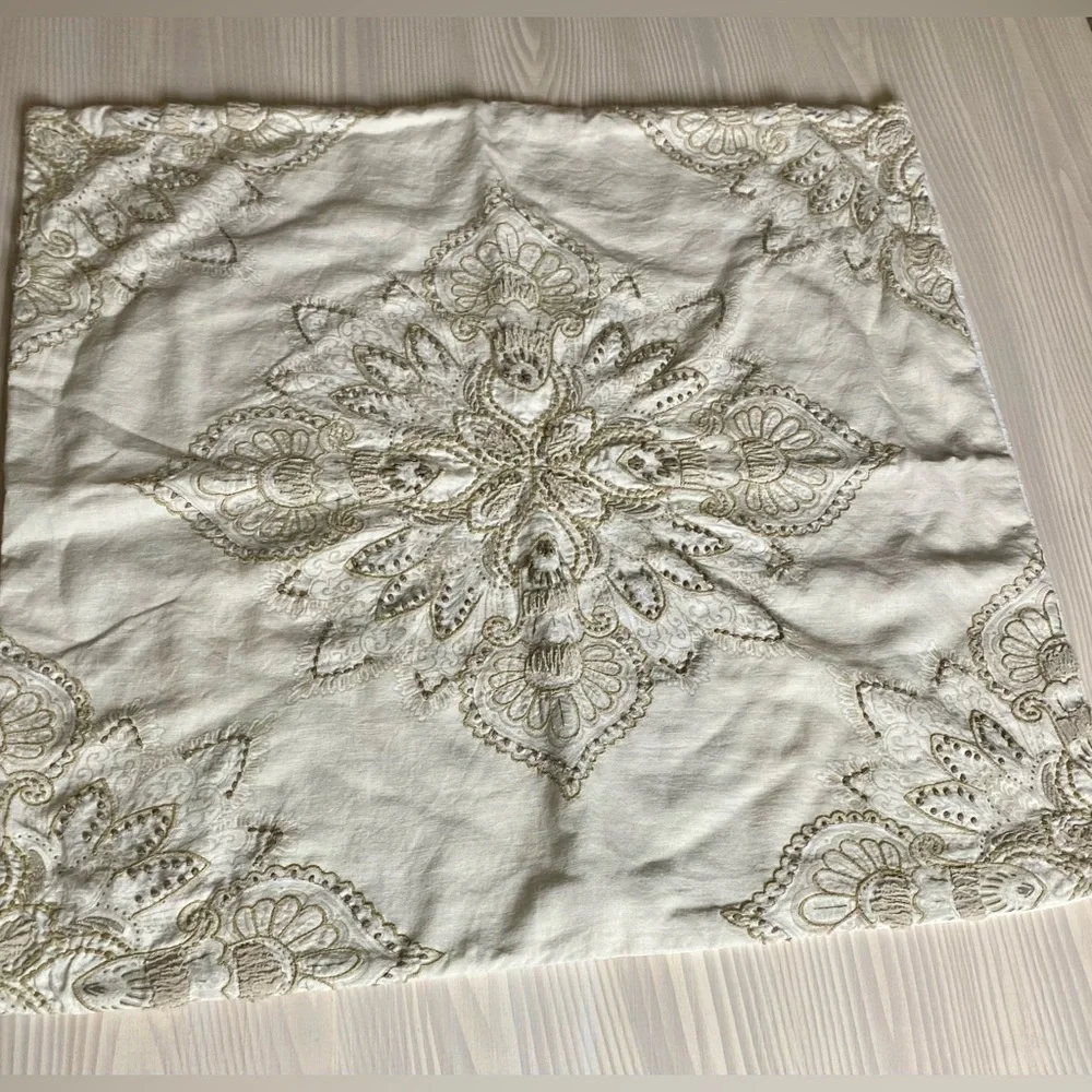 Pottery Barn Holly Embroidered Medallion Pillow Cover Ivory Taupe Beige Neutral